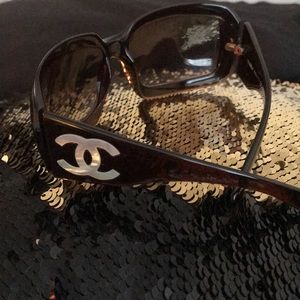 CHANEL Womens Vintage Sunglasses